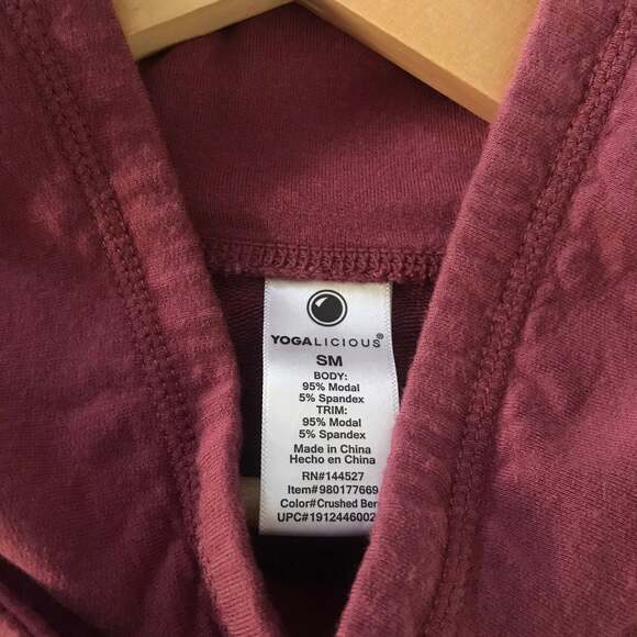 yogalicious‎ pullover - Picture 2 of 4